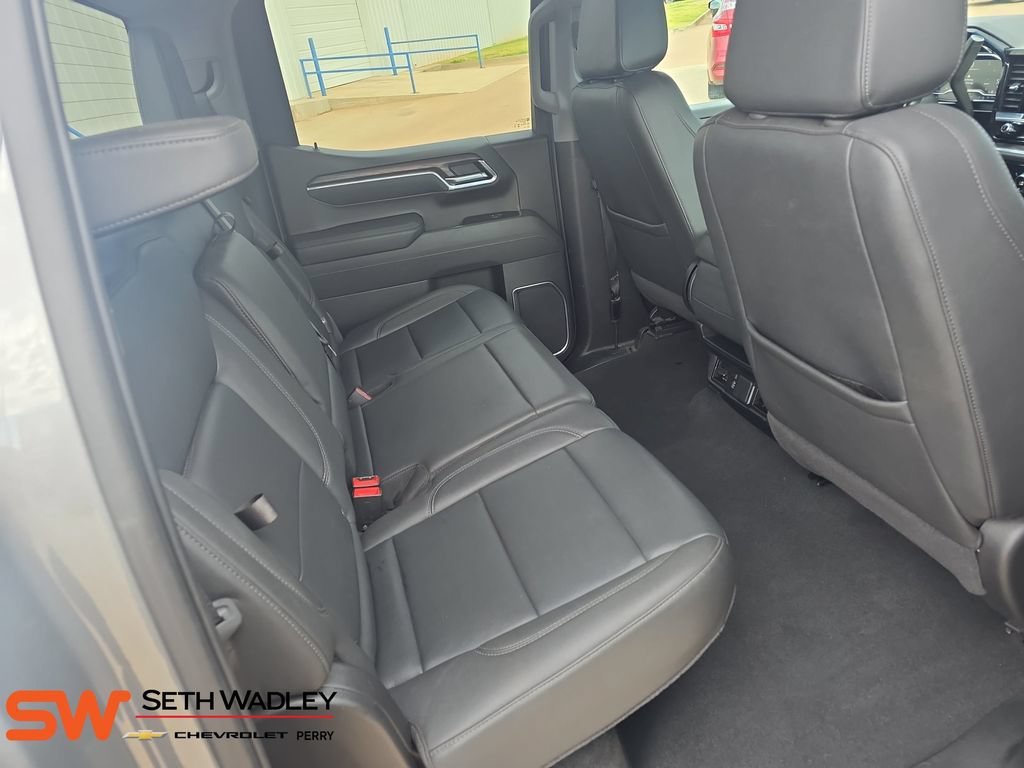 Used 2025 GMC Sierra 1500 SLT AWD/4WD image 11