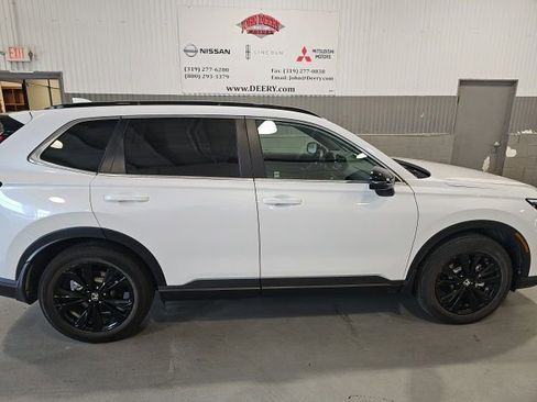 Used 2025 Honda CR-V Sport Touring image 2