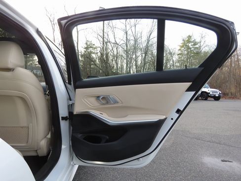 Used 2022 BMW 330i xDrive Sedan w/ Driving Assistance Package image 16