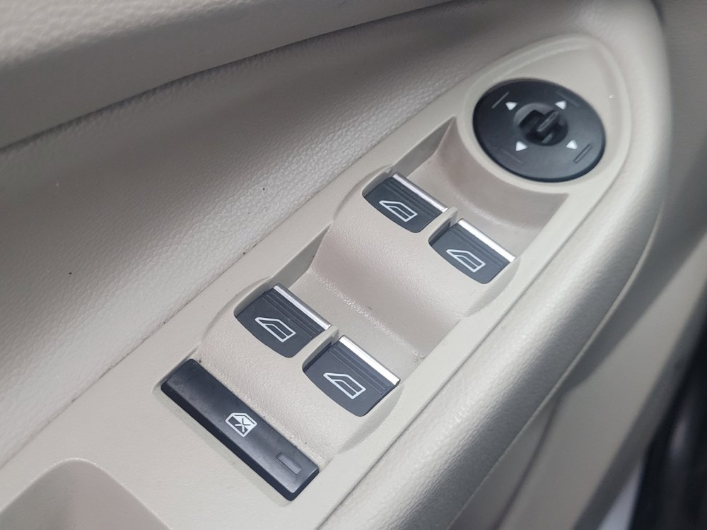 Used 2019 Ford Escape SE FWD image 27