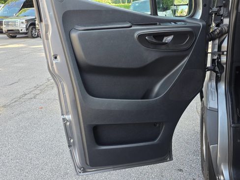 Used 2019 Mercedes-Benz Sprinter 2500 image 21