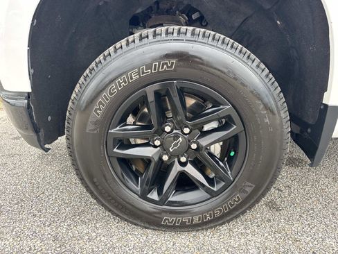 Used 2021 Chevrolet Silverado 1500 LT Trail Boss w/ Convenience Package II image 10