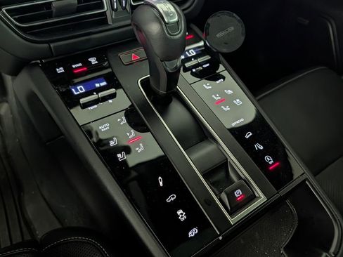 Used 2024 Porsche Macan GTS image 33