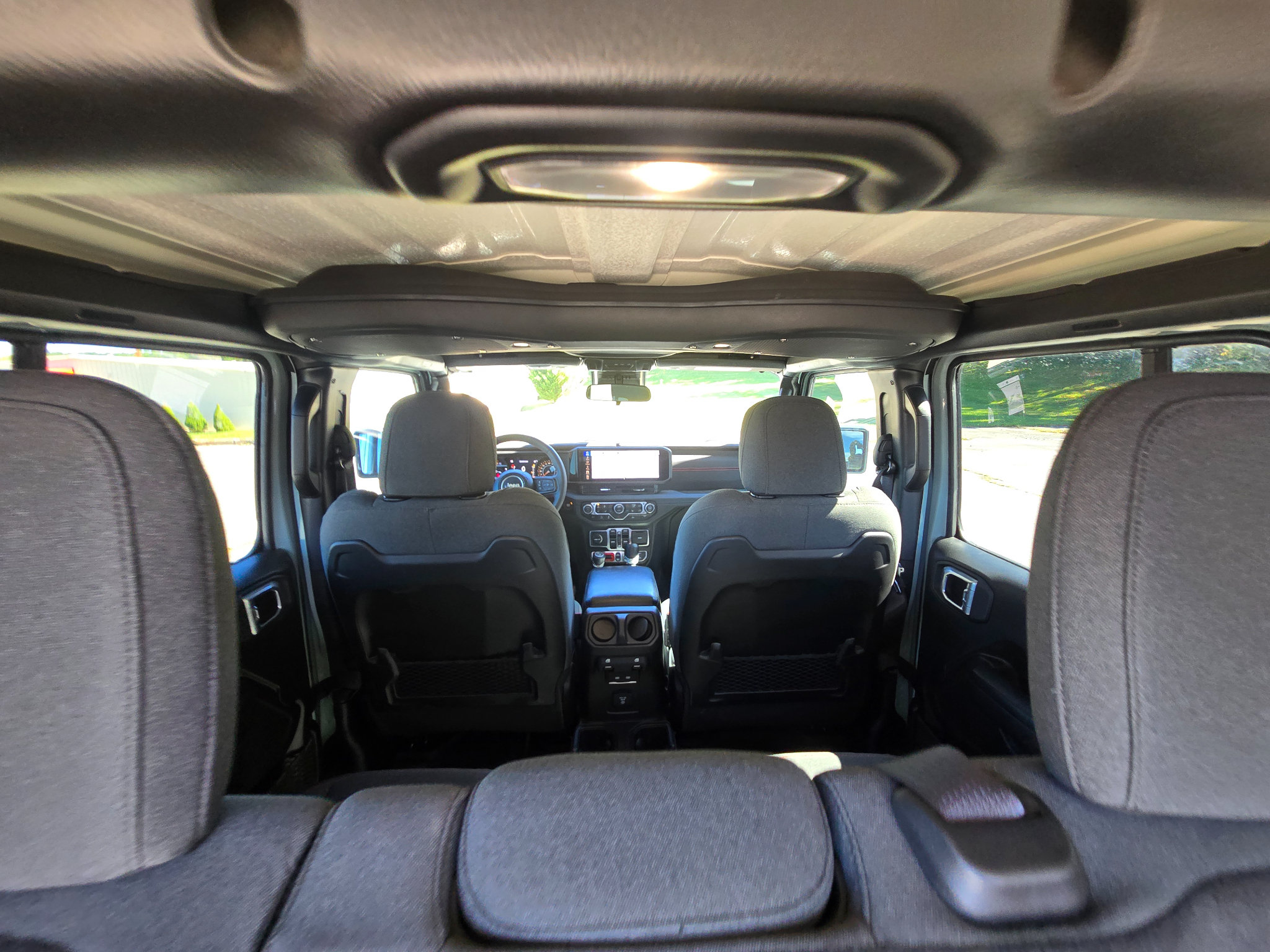 Used 2024 Jeep Wrangler Unlimited Rubicon w/ Convenience Group AWD/4WD image 21