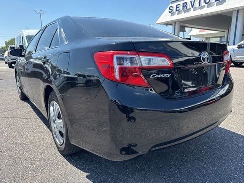 Used 2014 Toyota Camry L image 6