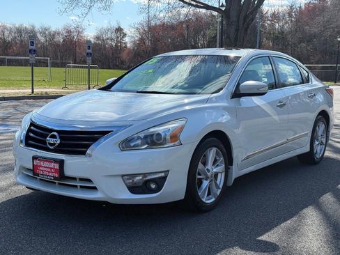 Used 2015 Nissan Altima 2.5 SV w/ Convenience Package image 1