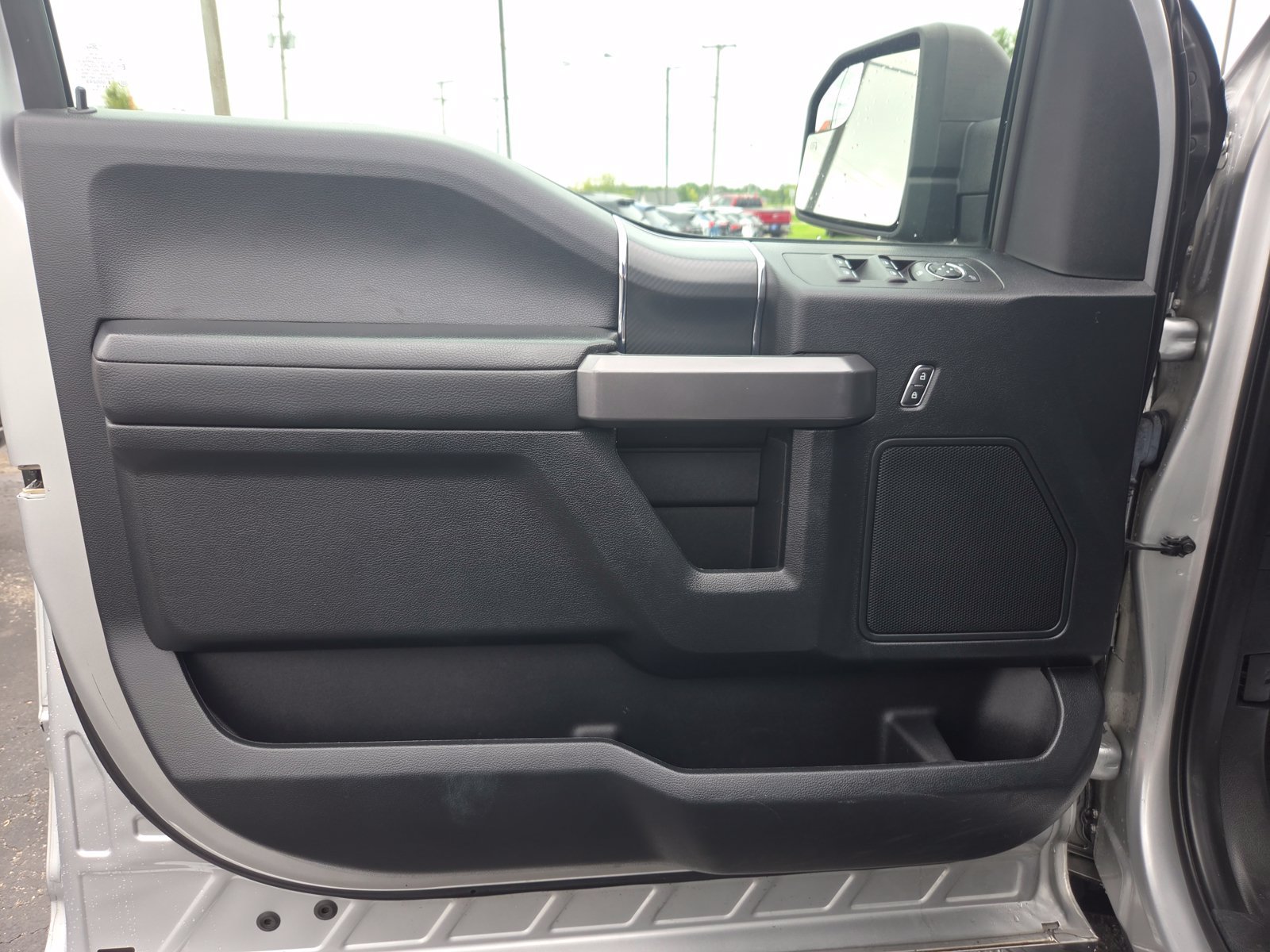 Used 2019 Ford F150 XLT w/ Equipment Group 302A Luxury AWD/4WD image 9