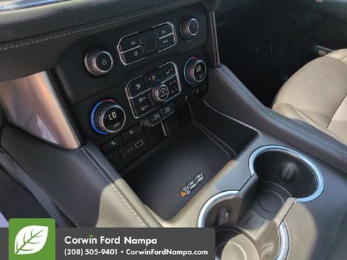 Used 2024 Chevrolet Tahoe Z71 w/ Luxury Package AWD/4WD image 17
