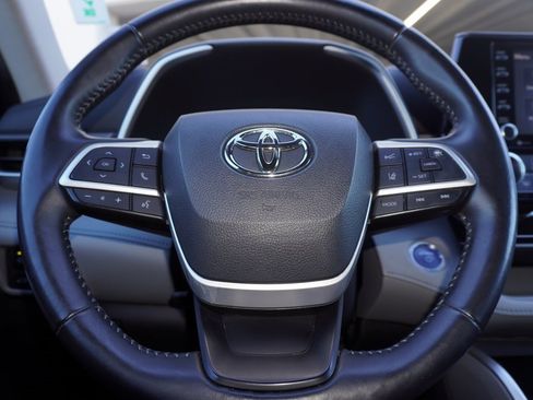 Certified 2022 Toyota Highlander XLE image 23