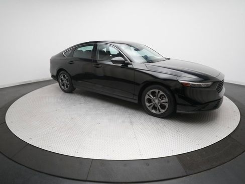 Certified 2023 Honda Accord EX image 13