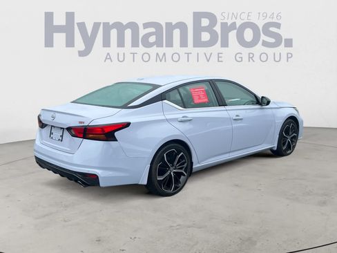 Used 2024 Nissan Altima 2.5 SR FWD image 3