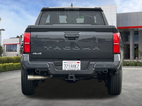Used 2025 Toyota Tacoma SR5 image 5