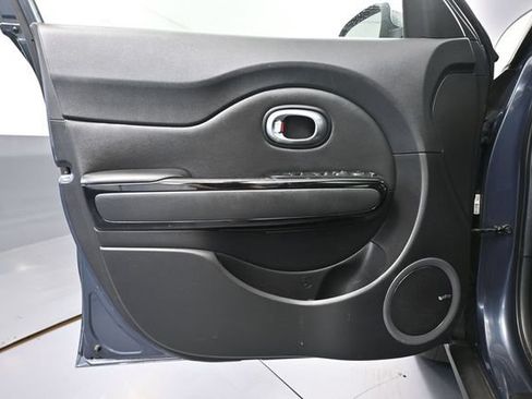 Used 2014 Kia Soul ! w/ Sun & Sound Package FWD image 17