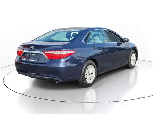 Used 2016 Toyota Camry LE image 6