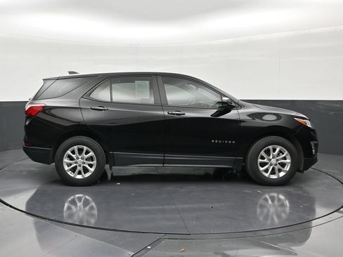 Used 2020 Chevrolet Equinox LS FWD image 6