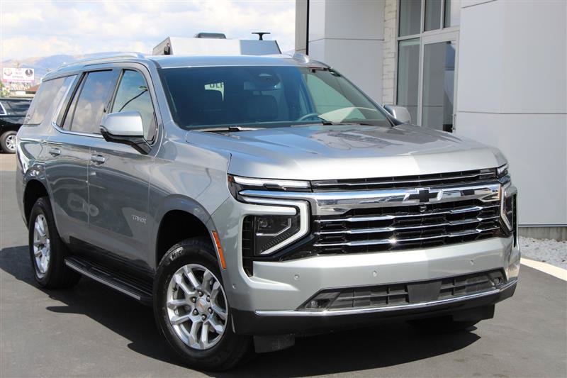 Used 2025 Chevrolet Tahoe LT w/ Comfort Package AWD/4WD image 2