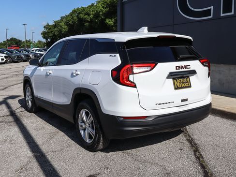 Used 2024 GMC Terrain SLE FWD image 6