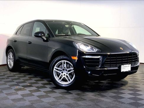 Certified 2018 Porsche Macan AWD/4WD image 9