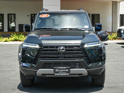 Used 2025 Lexus GX 550 AWD/4WD image 2
