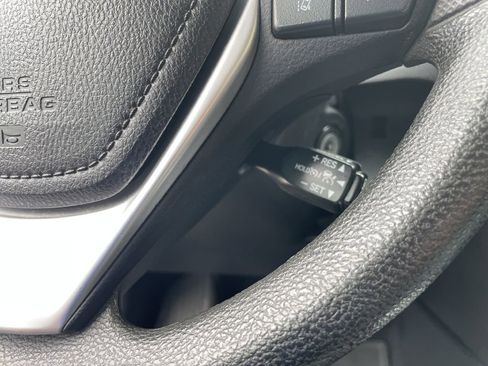 Used 2019 Toyota Corolla LE image 35