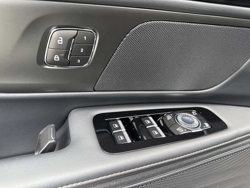 New 2026 Lincoln Nautilus Premier AWD/4WD image 19