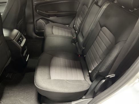 Used 2022 Ford Edge SE w/ Black Appearance Package image 11