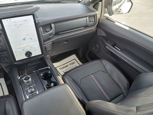 Used 2023 Ford Expedition Limited image 19