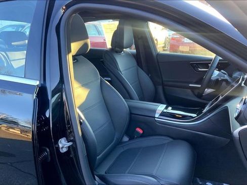 Used 2025 Mercedes-Benz C 300 4MATIC Sedan image 7