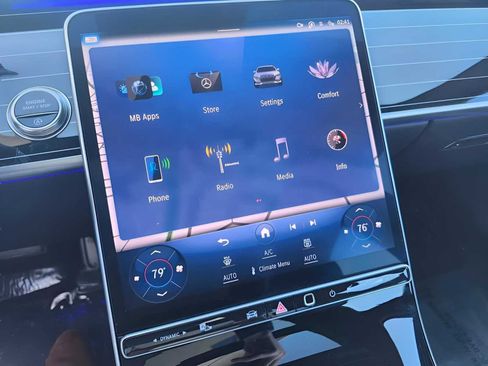 Used 2025 Mercedes-Benz Maybach S 580 4MATIC image 16