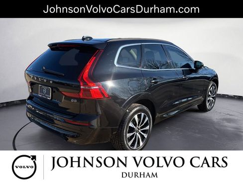 Used 2023 Volvo XC60 B5 Core w/ Climate Package image 3