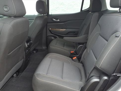 Certified 2023 GMC Acadia SLE w/ Driver Convenience Package image 11