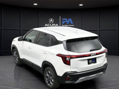 Used 2024 Kia Seltos LX AWD/4WD image 33