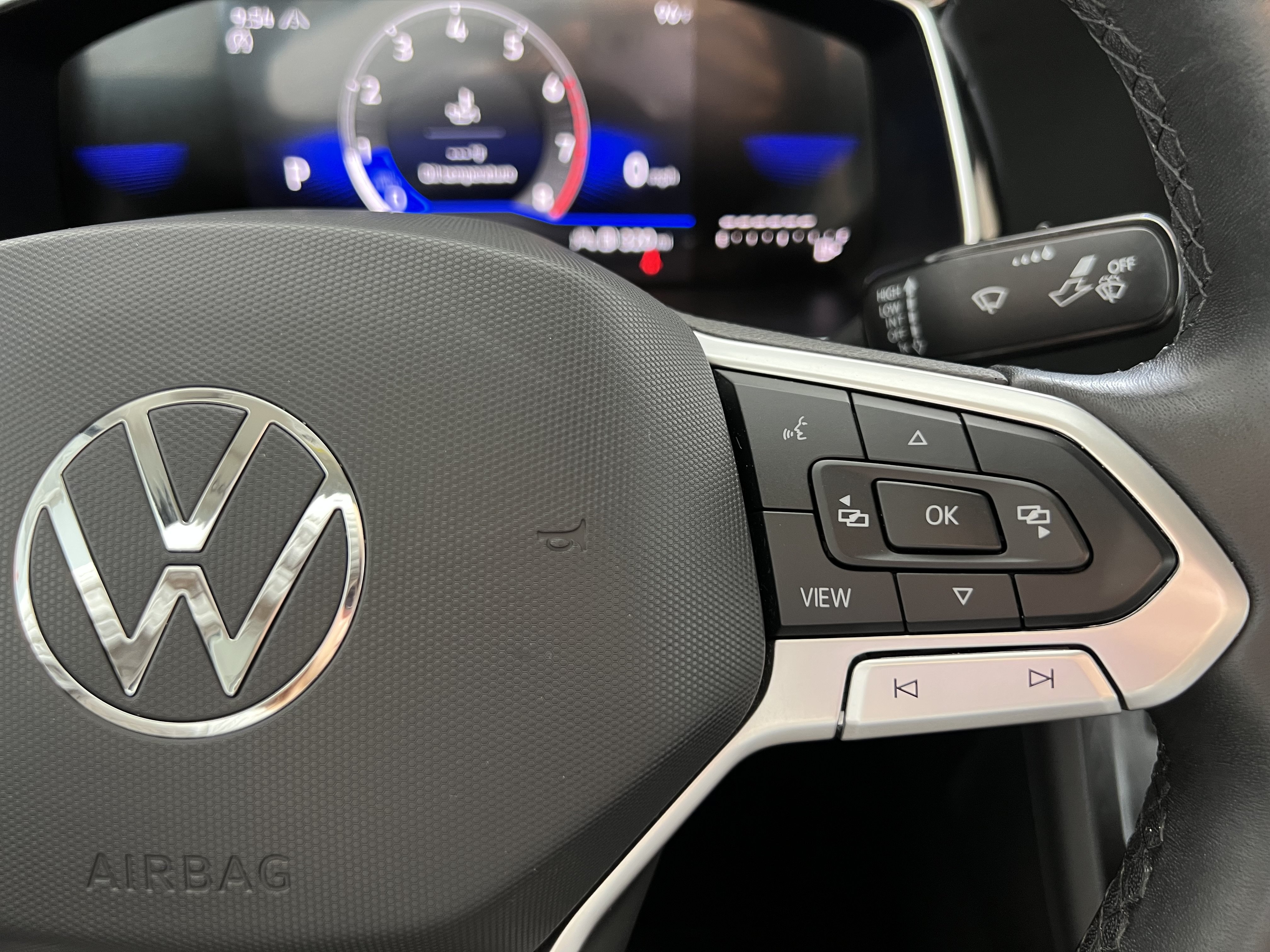 Used 2024 Volkswagen Jetta SE FWD image 14