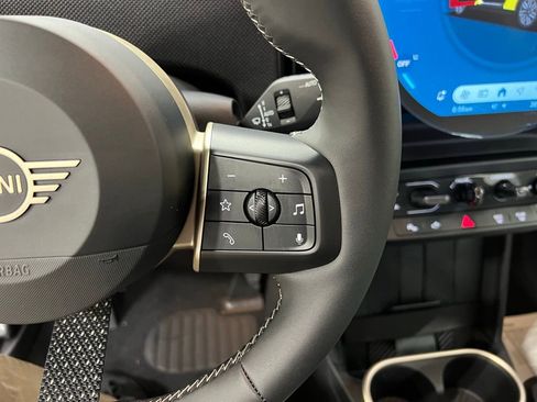 Certified 2025 MINI Cooper 2-Door Hardtop image 15