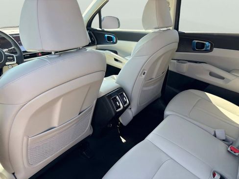 New 2025 Kia Sorento S w/ Panoramic Sunroof Package image 16