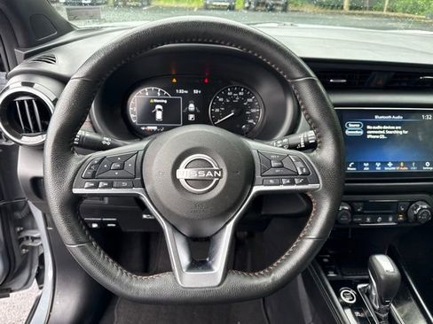 Used 2024 Nissan Kicks SR w/ SR Premium Package FWD image 17