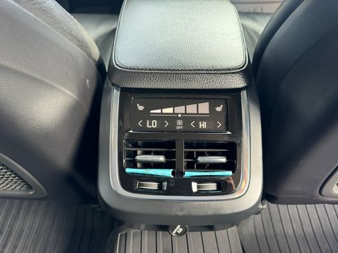 Used 2017 Volvo S90 T6 Momentum w/ Vision Package image 14