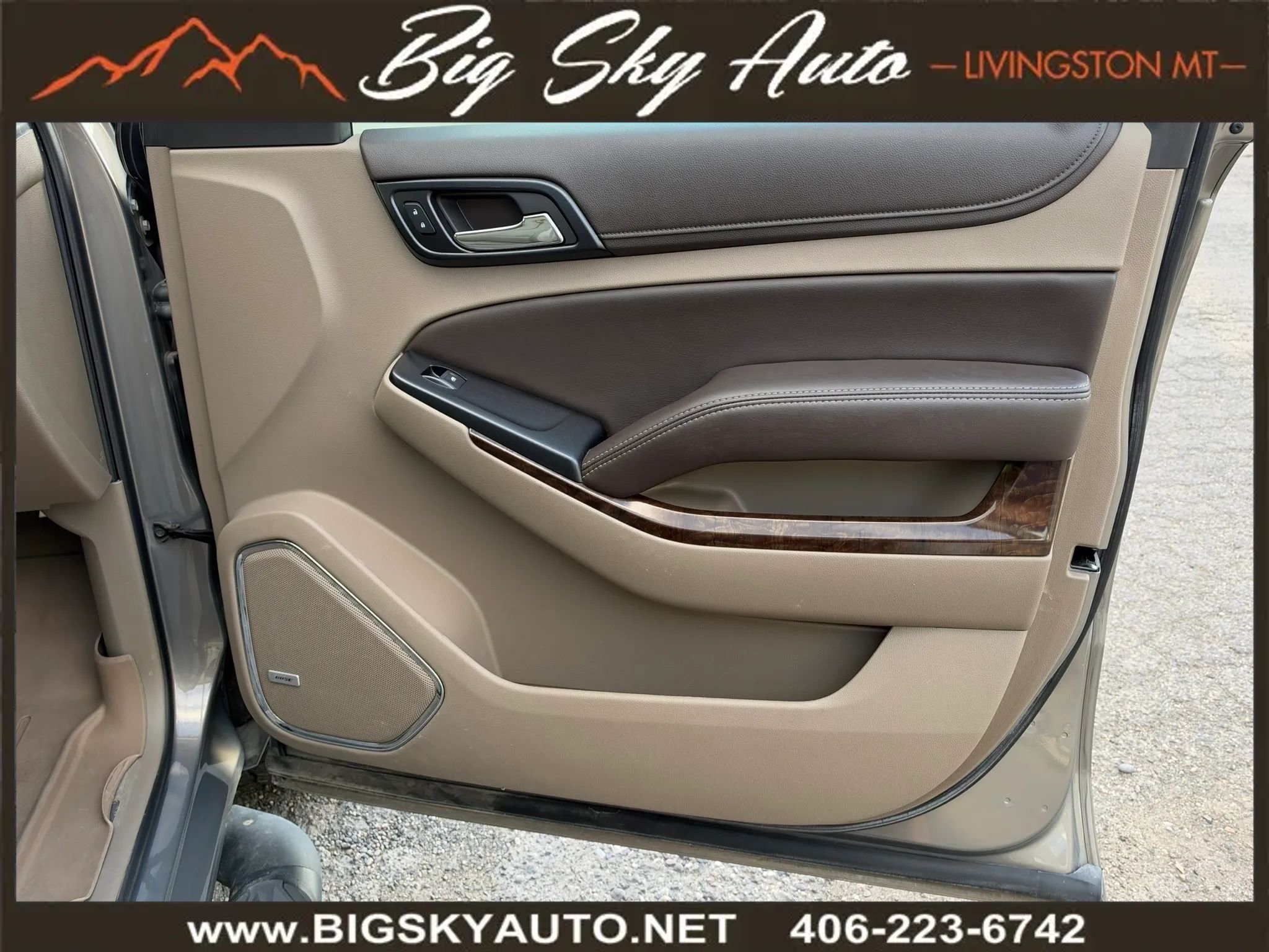 Used 2018 Chevrolet Suburban LT AWD/4WD image 19
