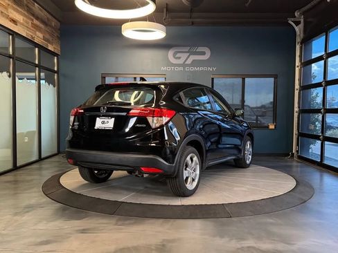 Used 2021 Honda HR-V LX image 3