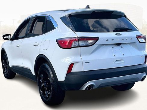 Used 2022 Ford Escape SE w/ Cold Weather Package image 4