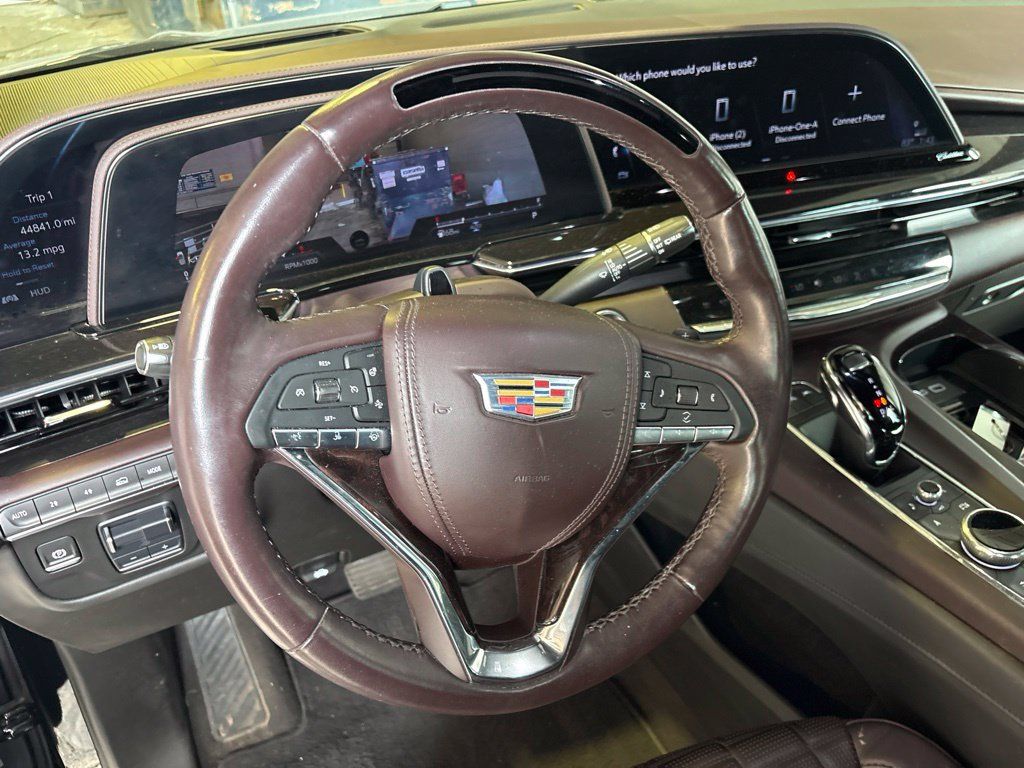 Used 2024 Cadillac Escalade Premium Luxury Platinum AWD/4WD image 17