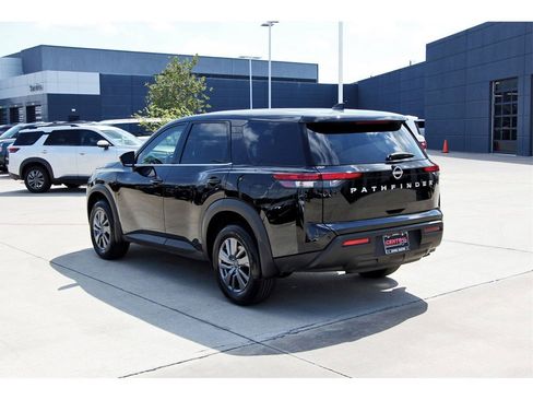 New 2025 Nissan Pathfinder S image 3