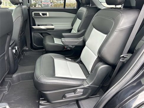 Used 2023 Ford Explorer XLT w/ Equipment Group 202A image 21