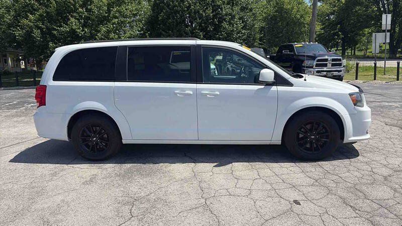 Used 2019 Dodge Grand Caravan GT FWD image 1