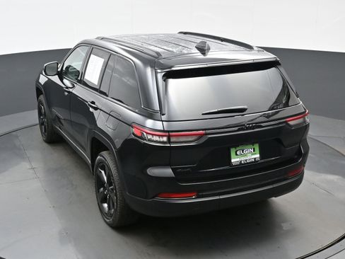 Used 2023 Jeep Grand Cherokee Altitude image 35