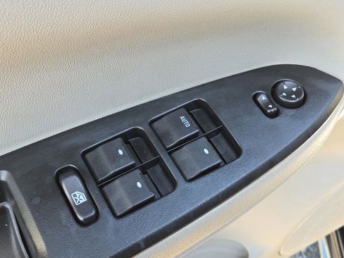 Used 2013 Chevrolet Impala LS image 11