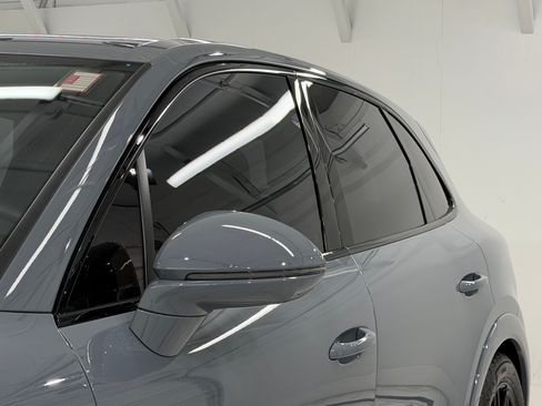 Certified 2025 Porsche Cayenne GTS AWD/4WD image 19