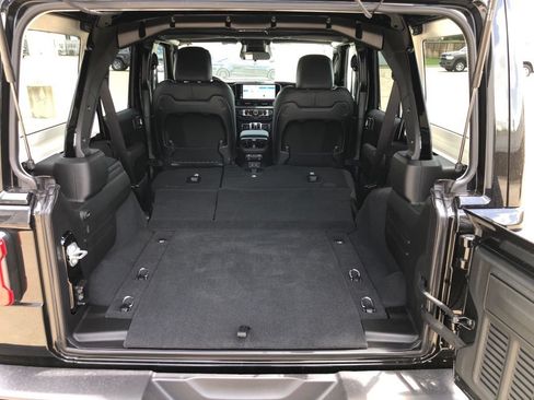 New 2025 Jeep Wrangler Unlimited Sahara w/ Safety Group AWD/4WD image 43