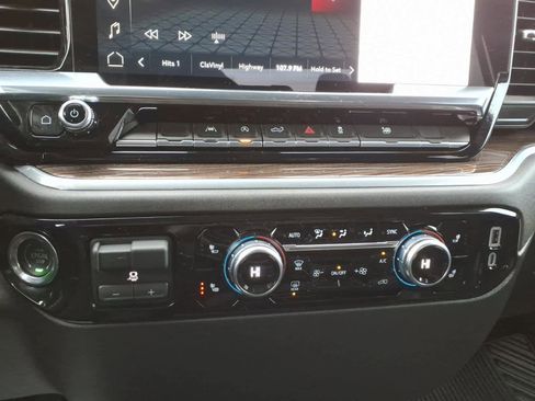 Certified 2025 GMC Sierra 1500 Elevation image 19