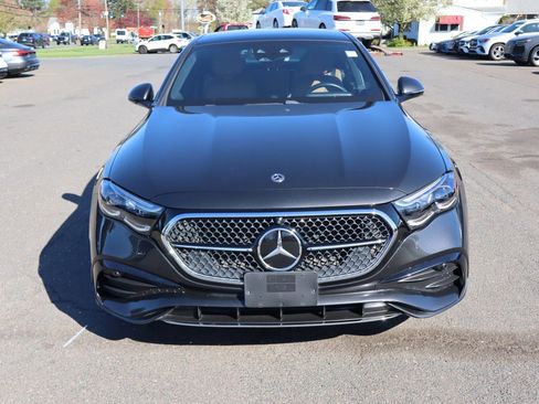 Used 2025 Mercedes-Benz E 350 4MATIC Sedan image 2